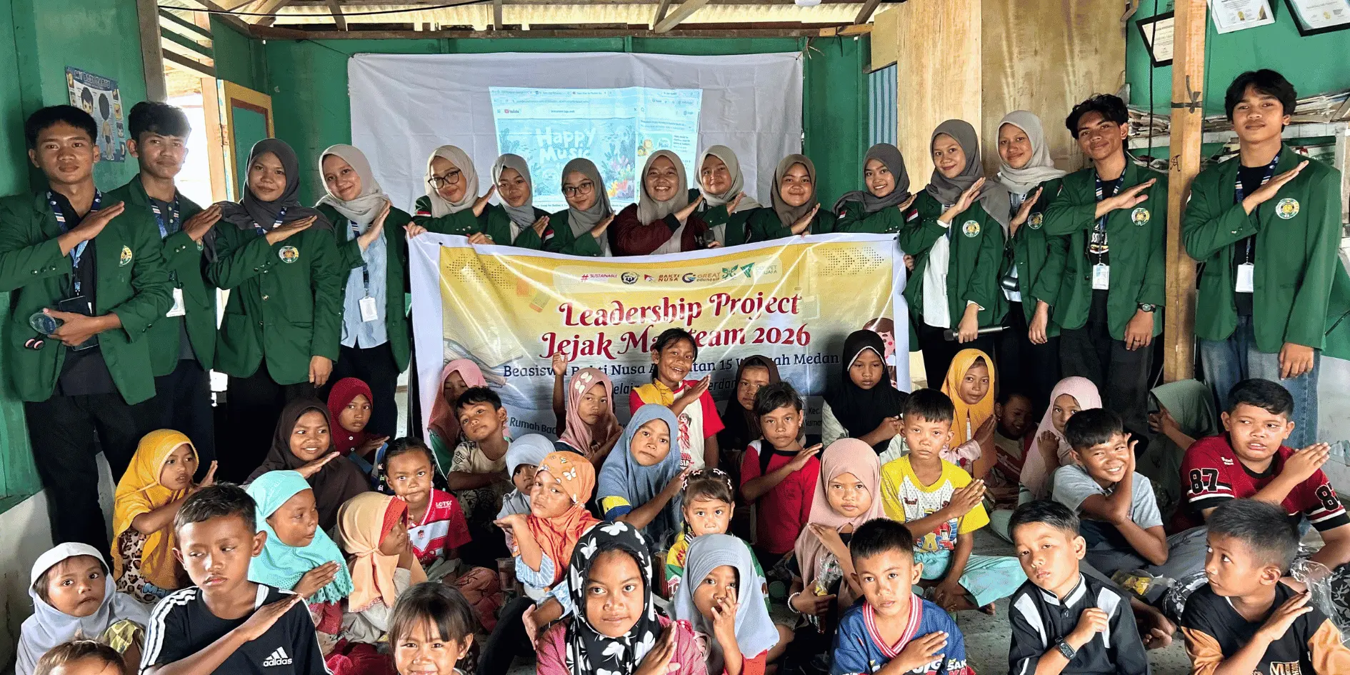 Jejak Mariteam: USU Student Supports the SDGs through Literacy Education for Fishermen's Children